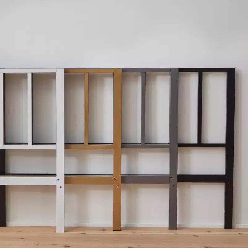 Lit de plateforme en métal avec tête de lit à barreaux verticaux