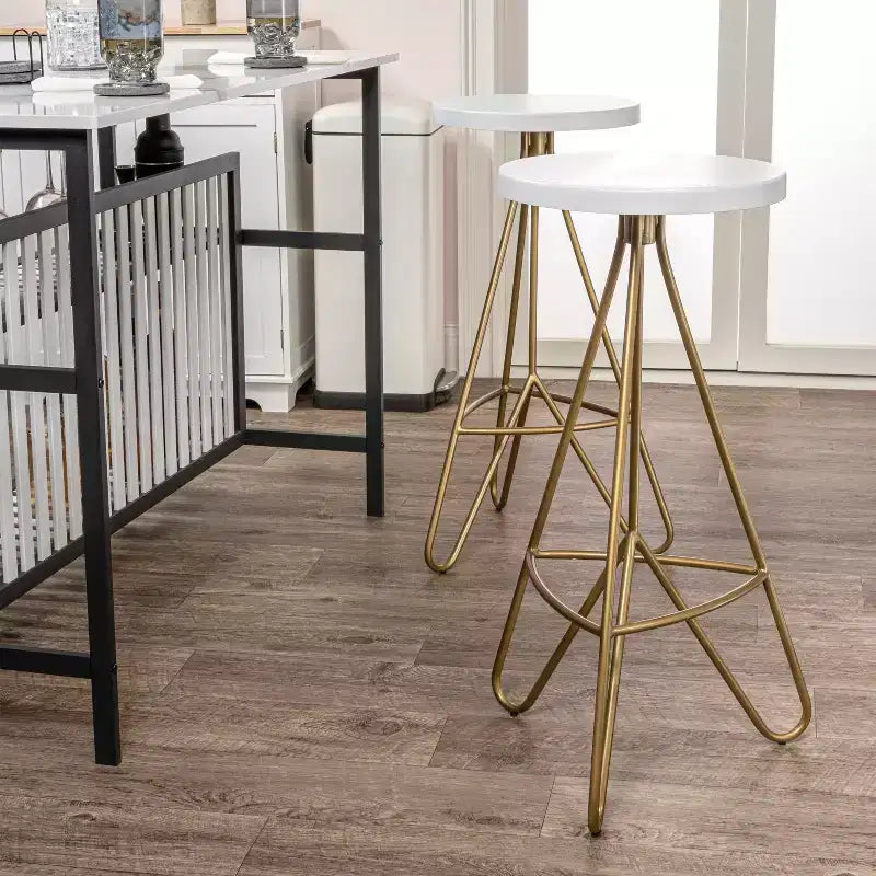 Tabouret de bar sans dossier trépied en fer industriel moderne