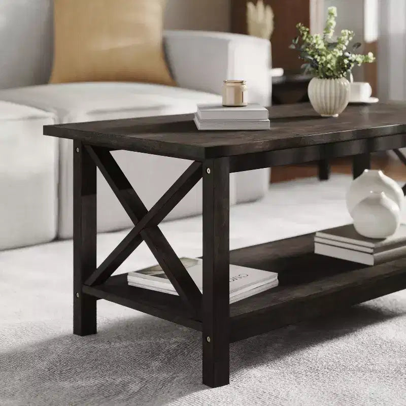 Table basse en bois massif style campagnard avec accents entrecroisés traditionnels
