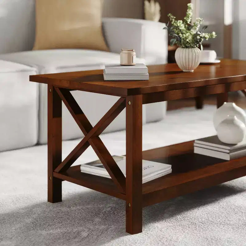 Table basse en bois massif style campagnard avec accents entrecroisés traditionnels